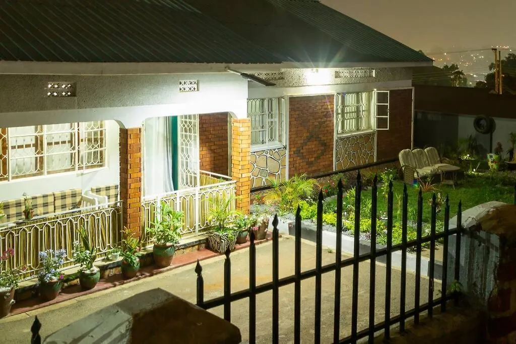 펜션 City Oasis By Siima _ Hidden Gem City Family Home 캄팔라