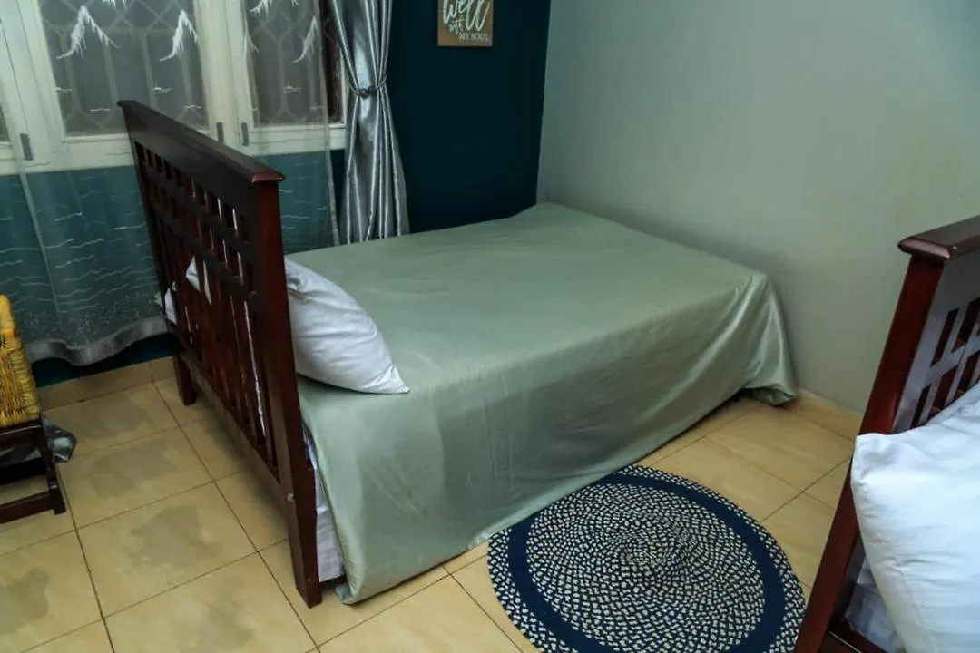 City Oasis By Siima _ Hidden Gem City Family Home 캄팔라 펜션