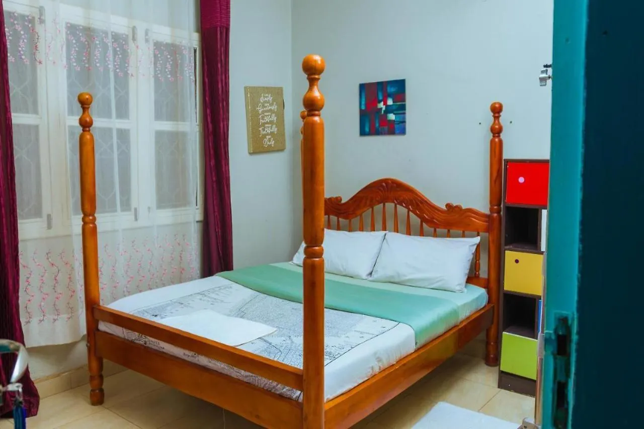 City Oasis By Siima _ Hidden Gem City Family Home 캄팔라 펜션